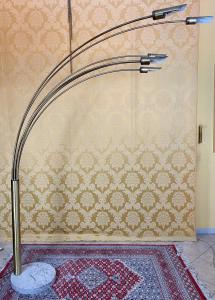 BEAUTIFUL GOLDEN ARCH FLOOR LAMP ITALIAN DESIGN.